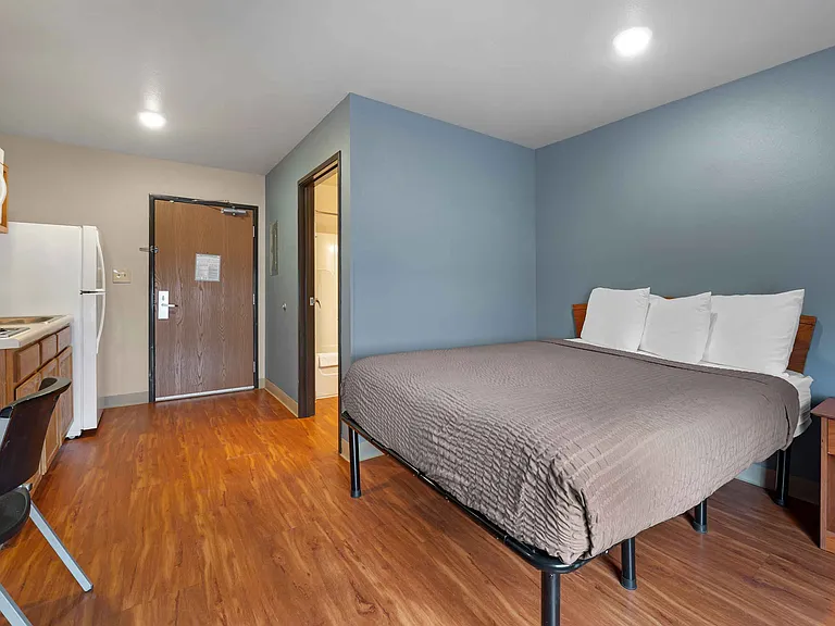 Studio Suite - 1 Queen Bed