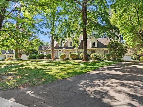3rd image of 2928 Windsor Rd