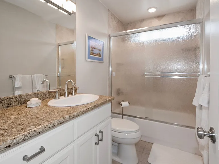 1052 Isabella Avenue Unit #E — Photo 26