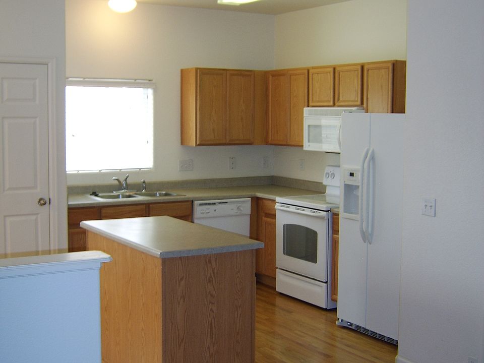 2nd image of 2882 Tumblewood Grv
