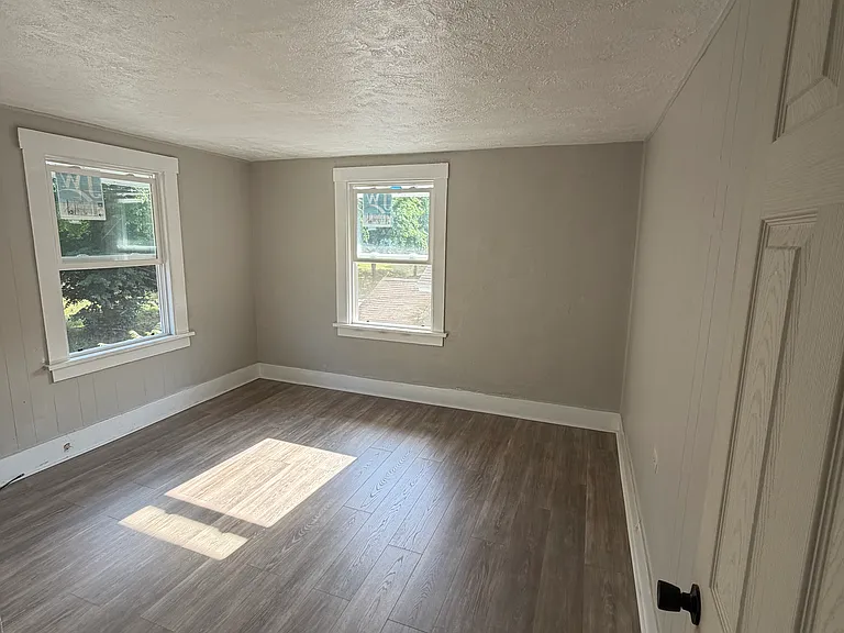39 Harris Ave #2 — Photo 4