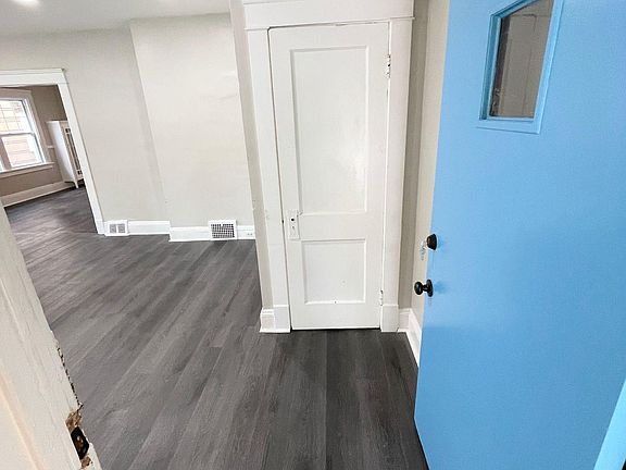 5th image of 1345 West Blvd Unit 1