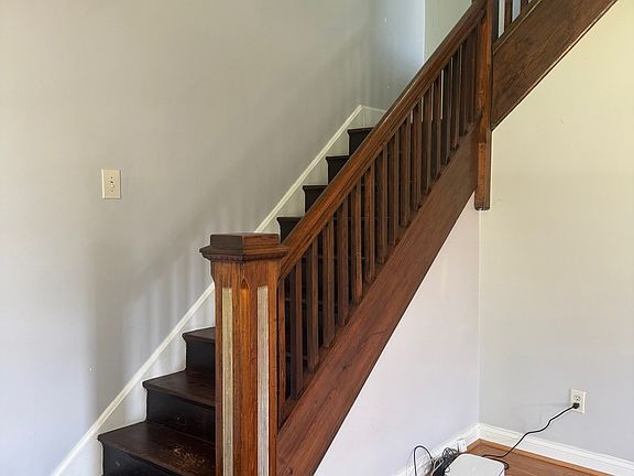 5th image of 1143 E Dudley Ave