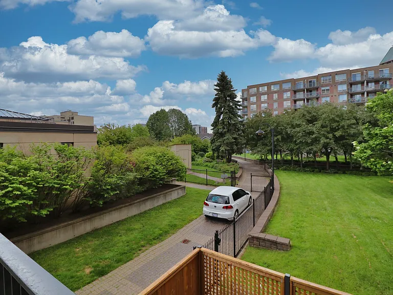 35 Holland Ave #302 — Photo 26
