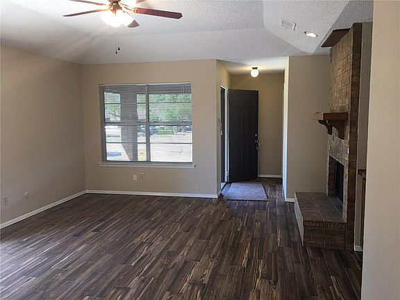4th image of 9926 Camfield Ave