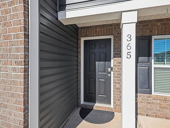 4th image of 365 Valencia Cir