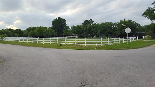 1st image of 1929 Weeping Willow Dr