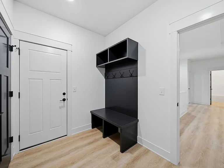 8600 50th Ct — Photo 28