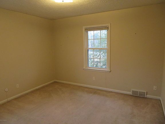 5th image of 1932 Gardiner Ln