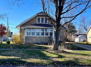 705 Blackhawk St, Reinbeck, IA 50669