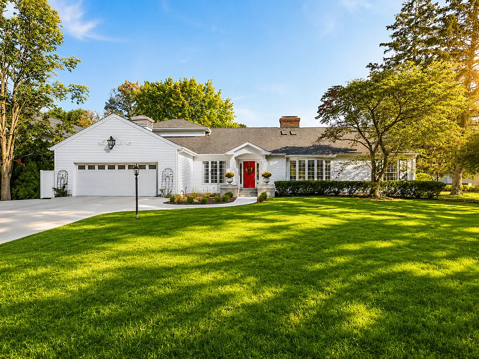 7 Greencroft Dr