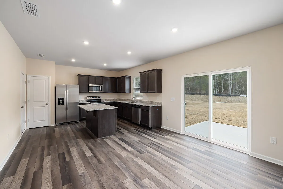 3 bed, 2.5 bath, 2083 sqft, $1,990 — Photo 4