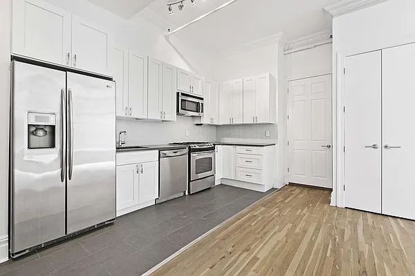 Rented by Compass | media 14