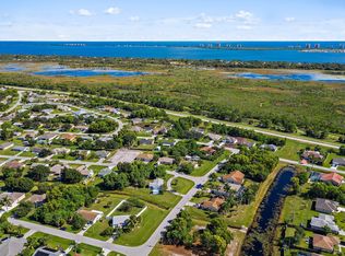 2222 SE Rock Springs Dr, Port Saint Lucie, FL 34952