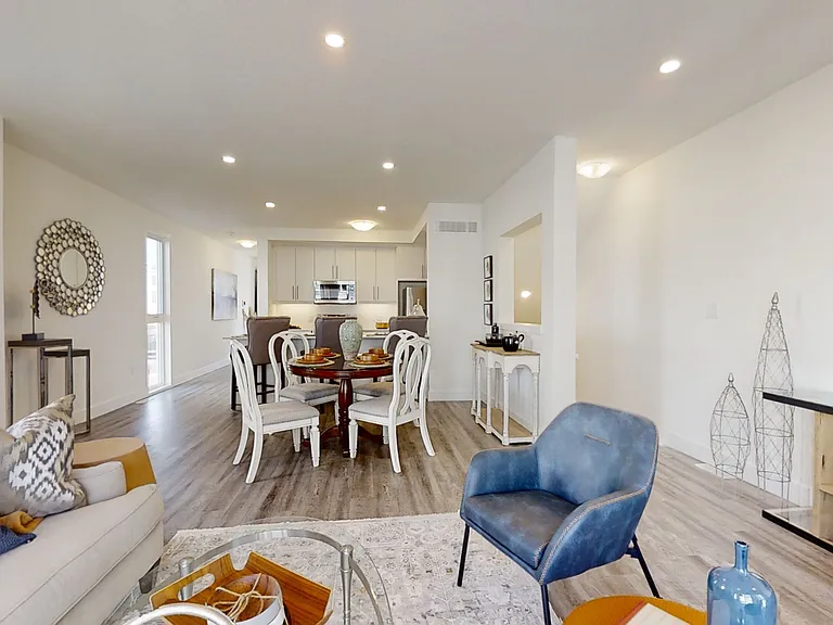 234 Edgevalley Rd #82 — Photo 15