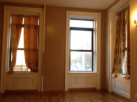 Rented by Bedford Realty USA Corp | media 2