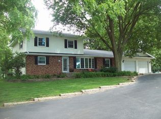 315 S Main St, Walnut, IL 61376