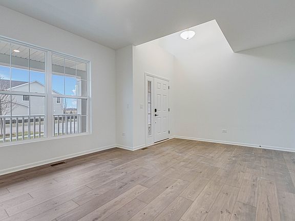 5th image of 861 Harwood Ave