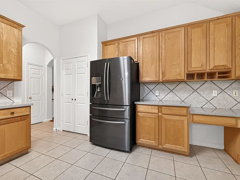 94 S Regan Mead Cir — Photo 17