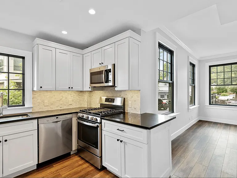 "Wisley" - 2BR / 2 BA @ 85 East Ave