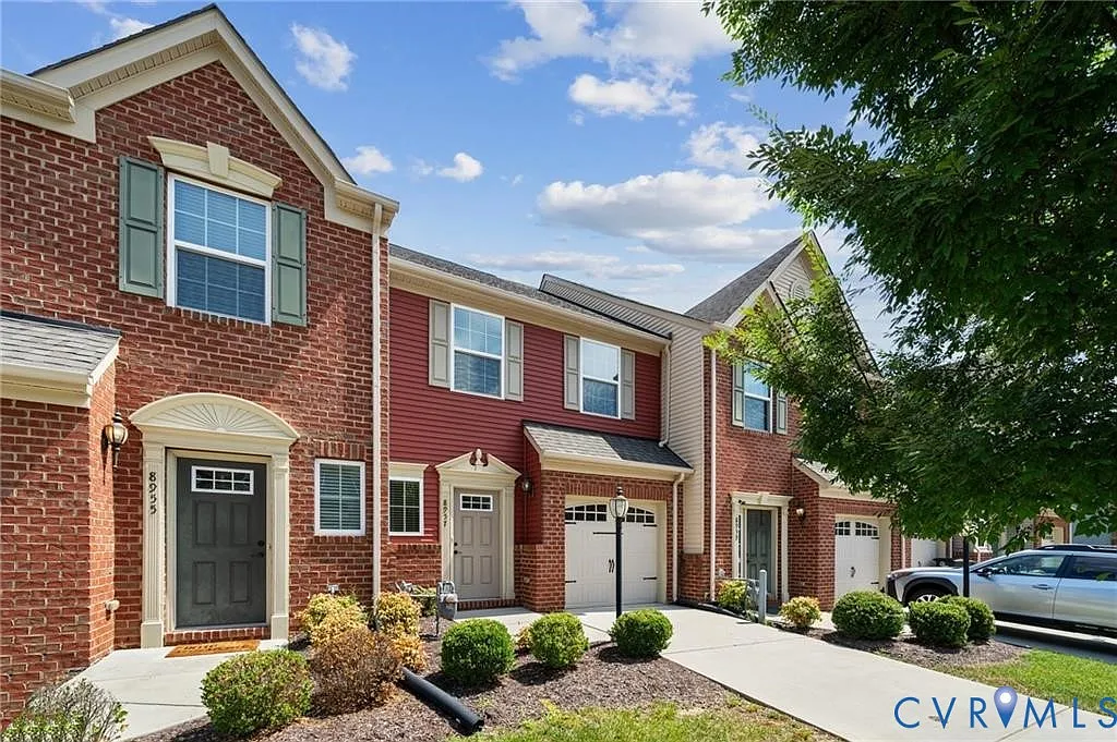 3 bed, 2.5 bath, 1704 sqft, $2,300 — Photo 3