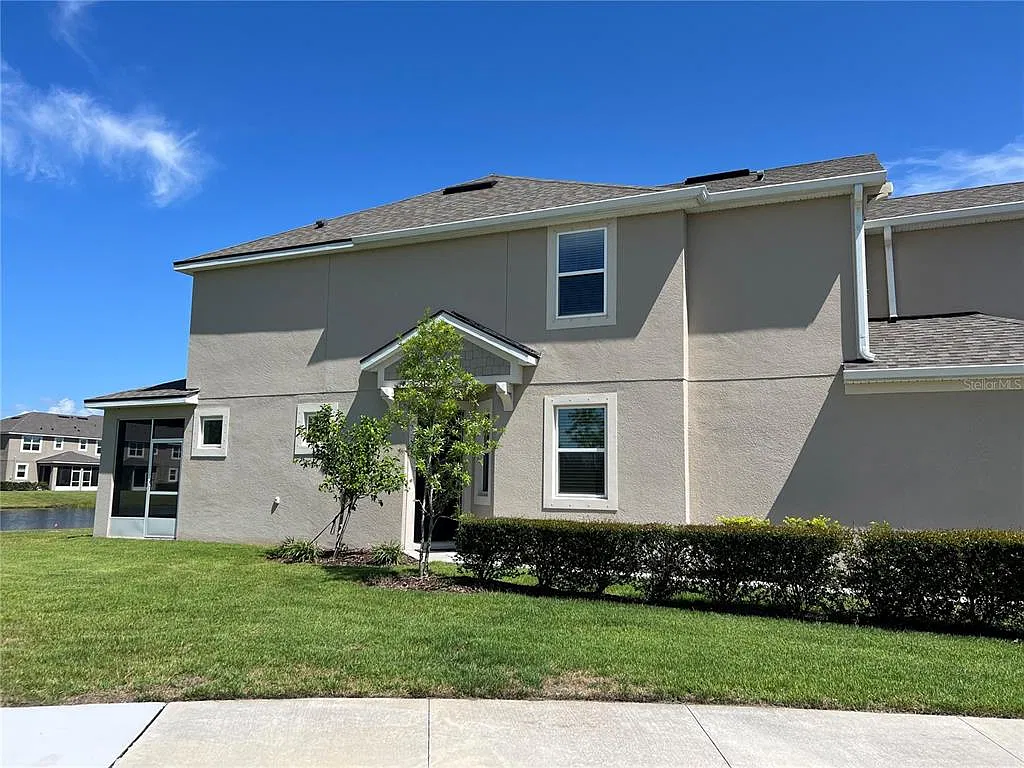 3 bed, 2.5 bath, 1739 sqft, $2,700 — Photo 4