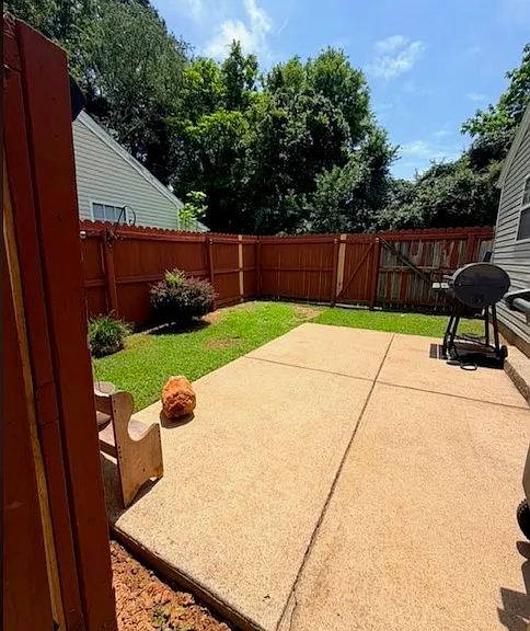 495 Sivley Rd — Photo 4