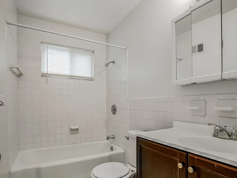 3604 E 61st St — Photo 44