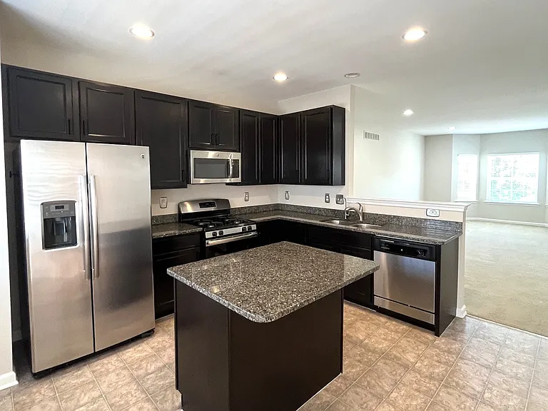447 Toftrees Dr — Photo 10