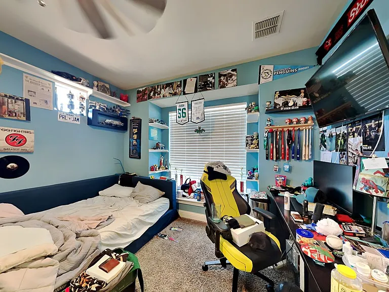 7916 Bella Flora Dr — Photo 18