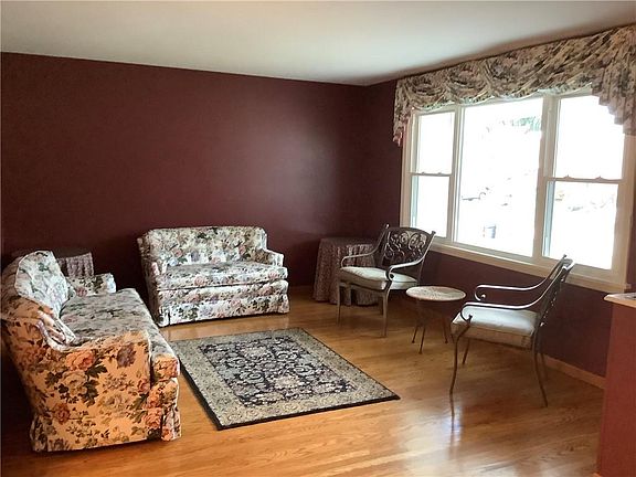 5th image of 31 Lisand Dr