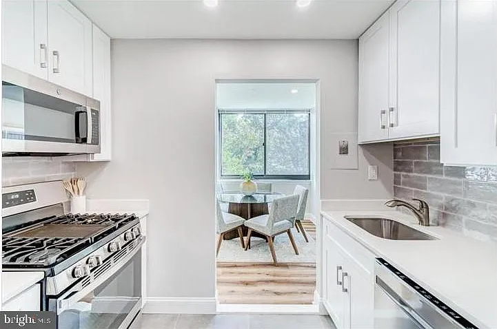 600 Roosevelt Blvd #312 — Photo 13
