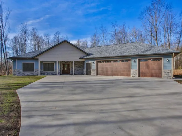620 LANCES CIRCLE, Hatley, WI 54440