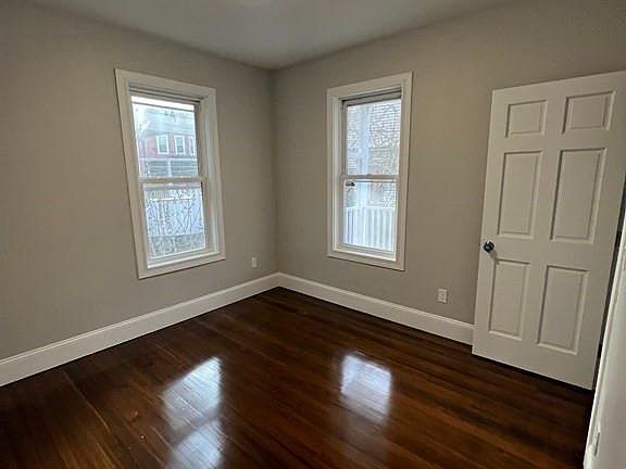 4th image of 25 Pleasant St #1