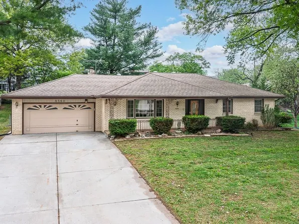 8560 Waverly Ave, Kansas City, KS 66109