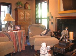 6218 Howe Dr, Fairway, KS 66205