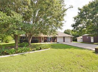 5306 Prairie Rose St, Danbury, TX 77534