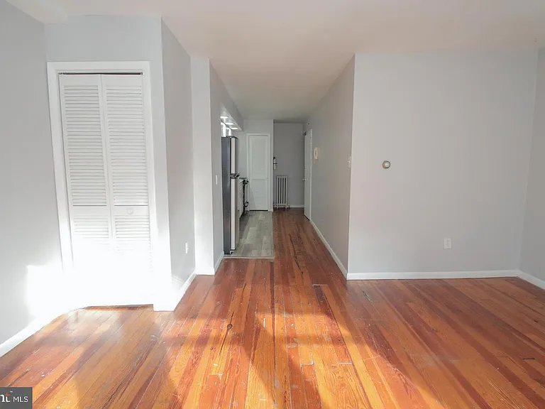 1819 Bainbridge St #1 — Photo 13