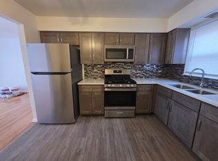 2300 182nd Pl, Lansing, IL 60438