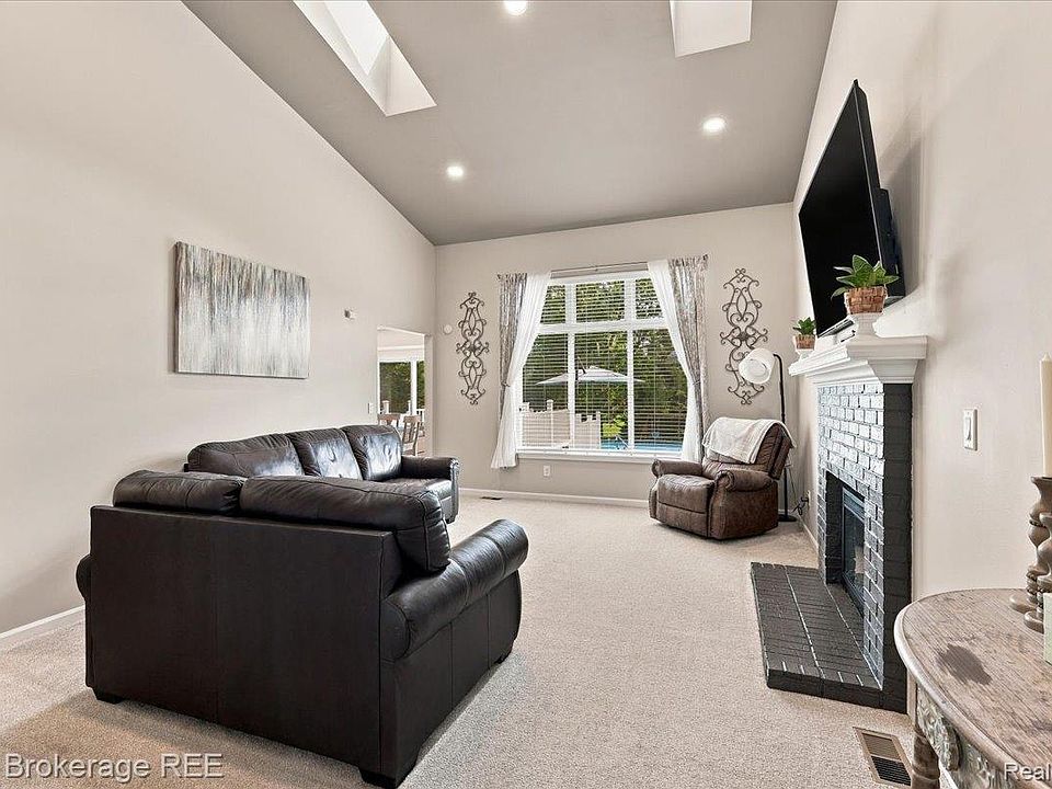 1087 Deer Creek Trl, photo 12