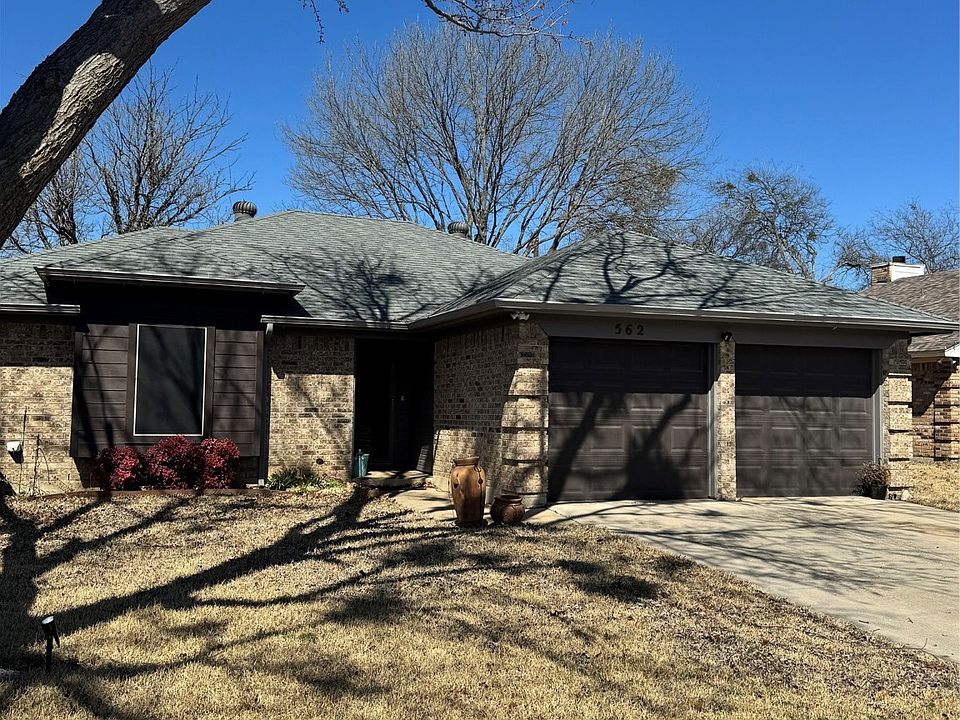 1st image of 562 Tanglewood Dr