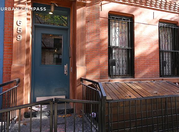 5th image of 659 Washington St APT 5F
