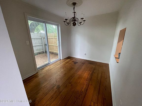 3rd image of 5025 Wayneland Dr APT J-4