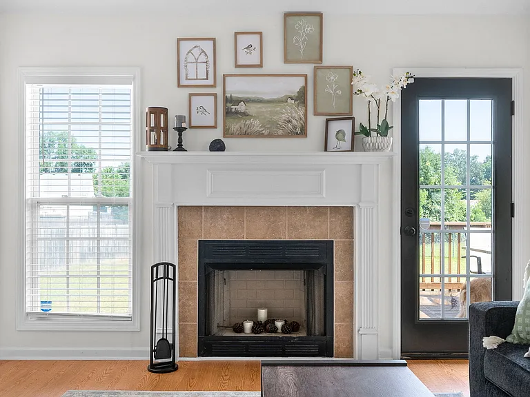 Athena Dr — Photo 6