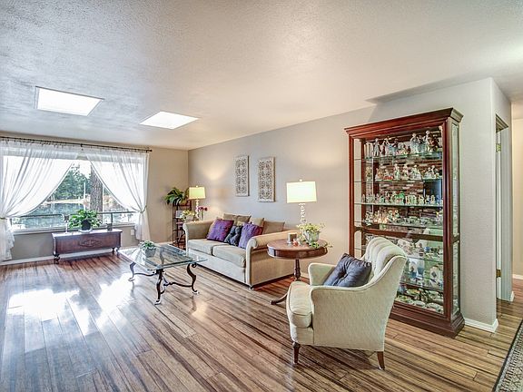 3rd image of 13130 18th Ave NW