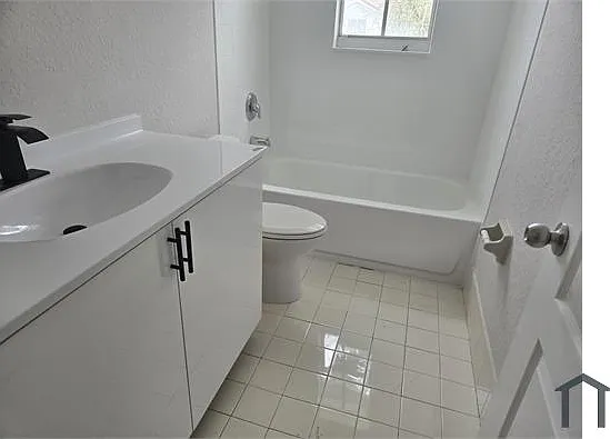 2460 SE 16th Ter #200 — Photo 5