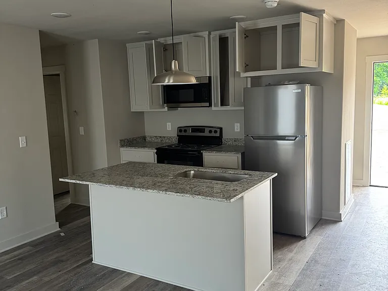 2301 N Center St — Photo 5