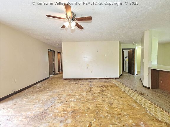 4th image of 104 Elk Dr
