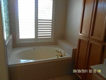 3rd image of 178 Deerglen Cir