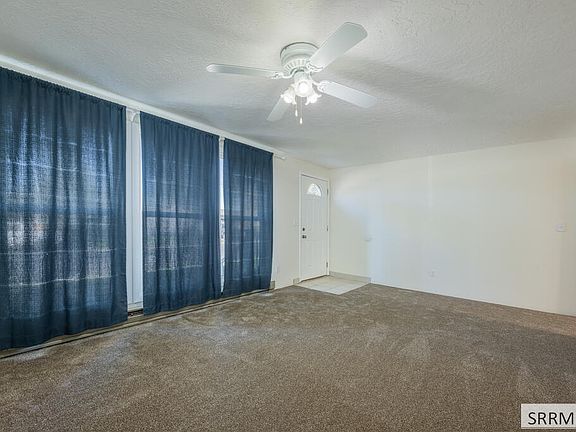 4th image of 385 Berrett Ave